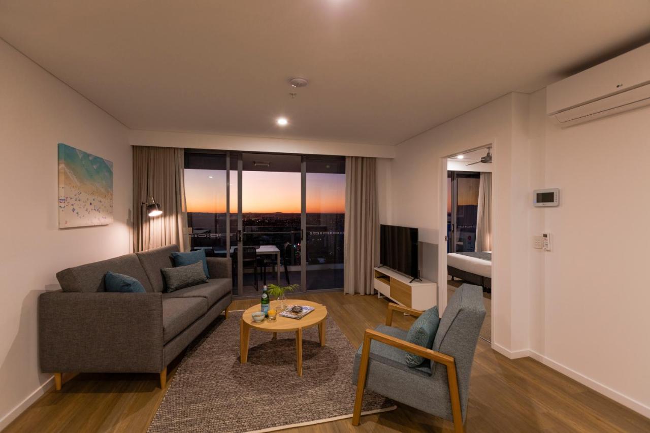Sky Broadwater Apartments Southport Buitenkant foto
