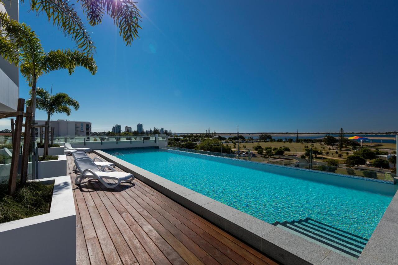 Sky Broadwater Apartments Southport Buitenkant foto