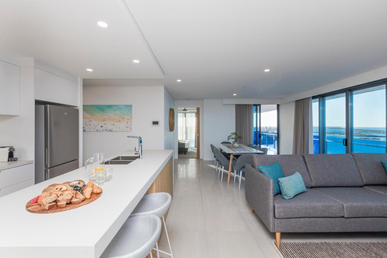 Sky Broadwater Apartments Southport Buitenkant foto