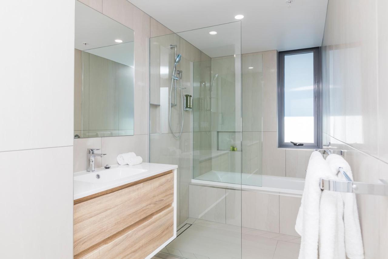 Sky Broadwater Apartments Southport Buitenkant foto