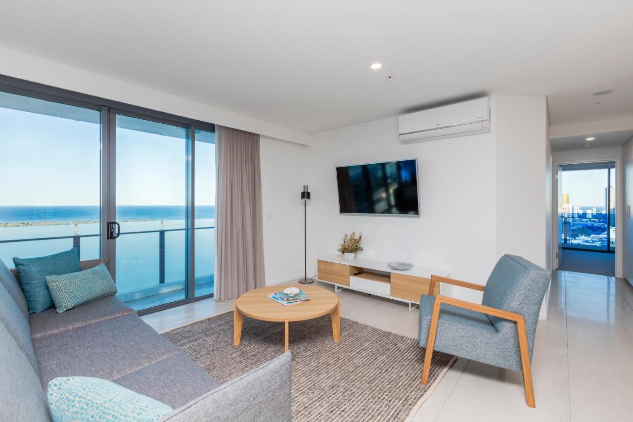 Sky Broadwater Apartments Southport Buitenkant foto