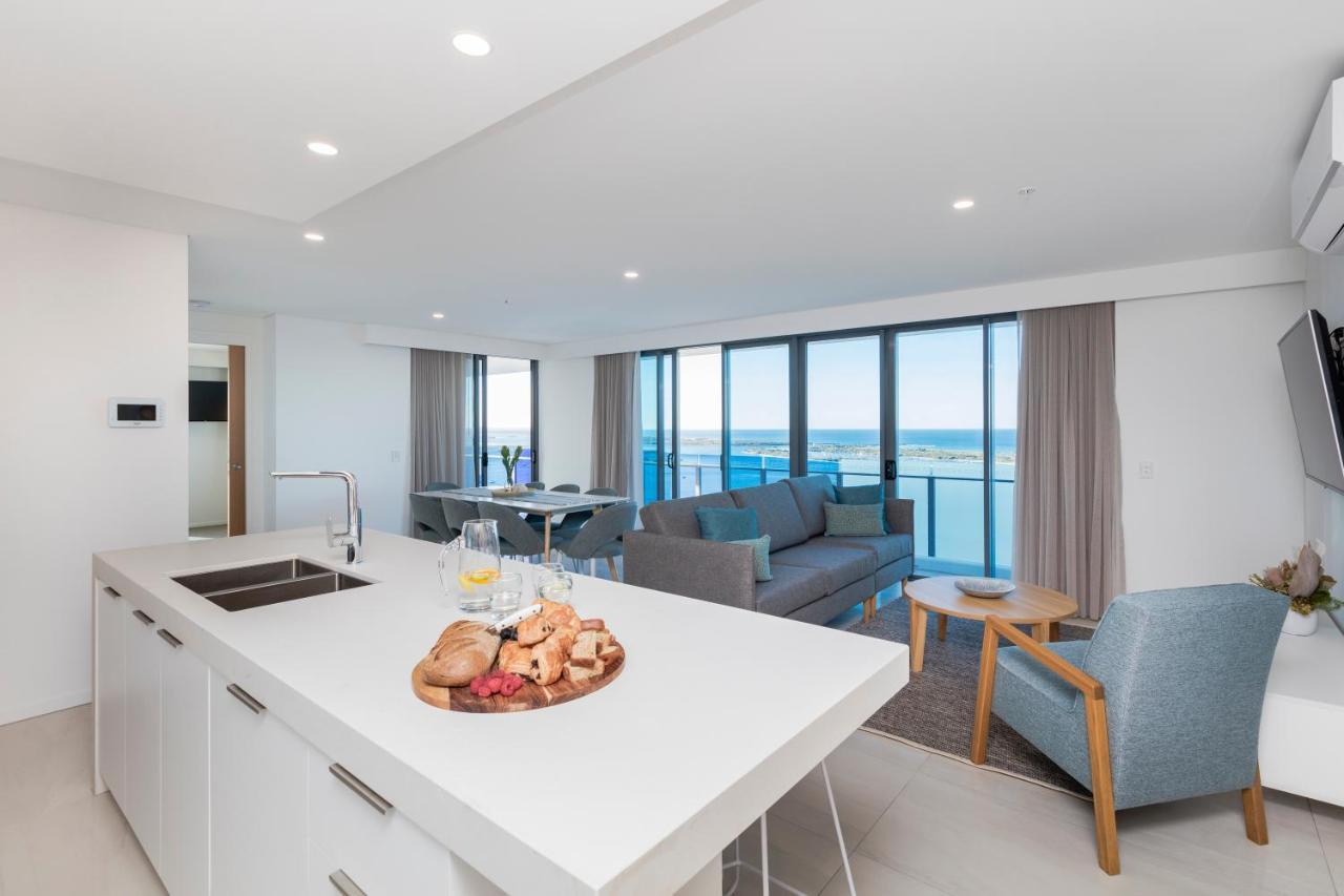Sky Broadwater Apartments Southport Buitenkant foto