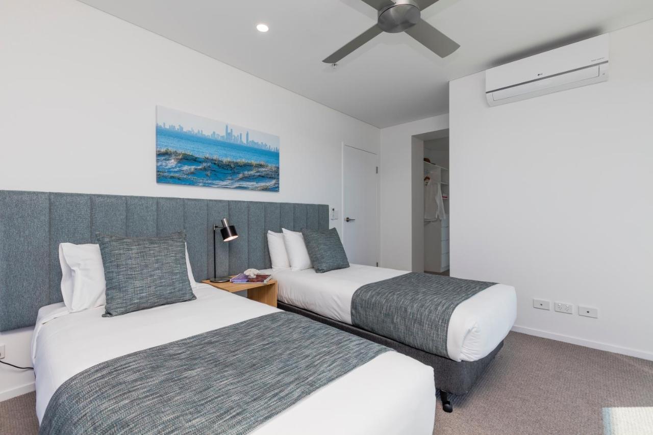 Sky Broadwater Apartments Southport Buitenkant foto