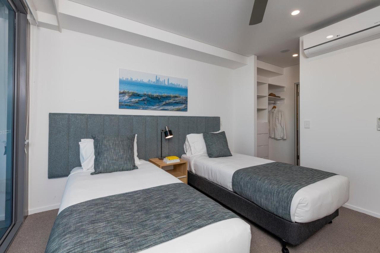 Sky Broadwater Apartments Southport Buitenkant foto