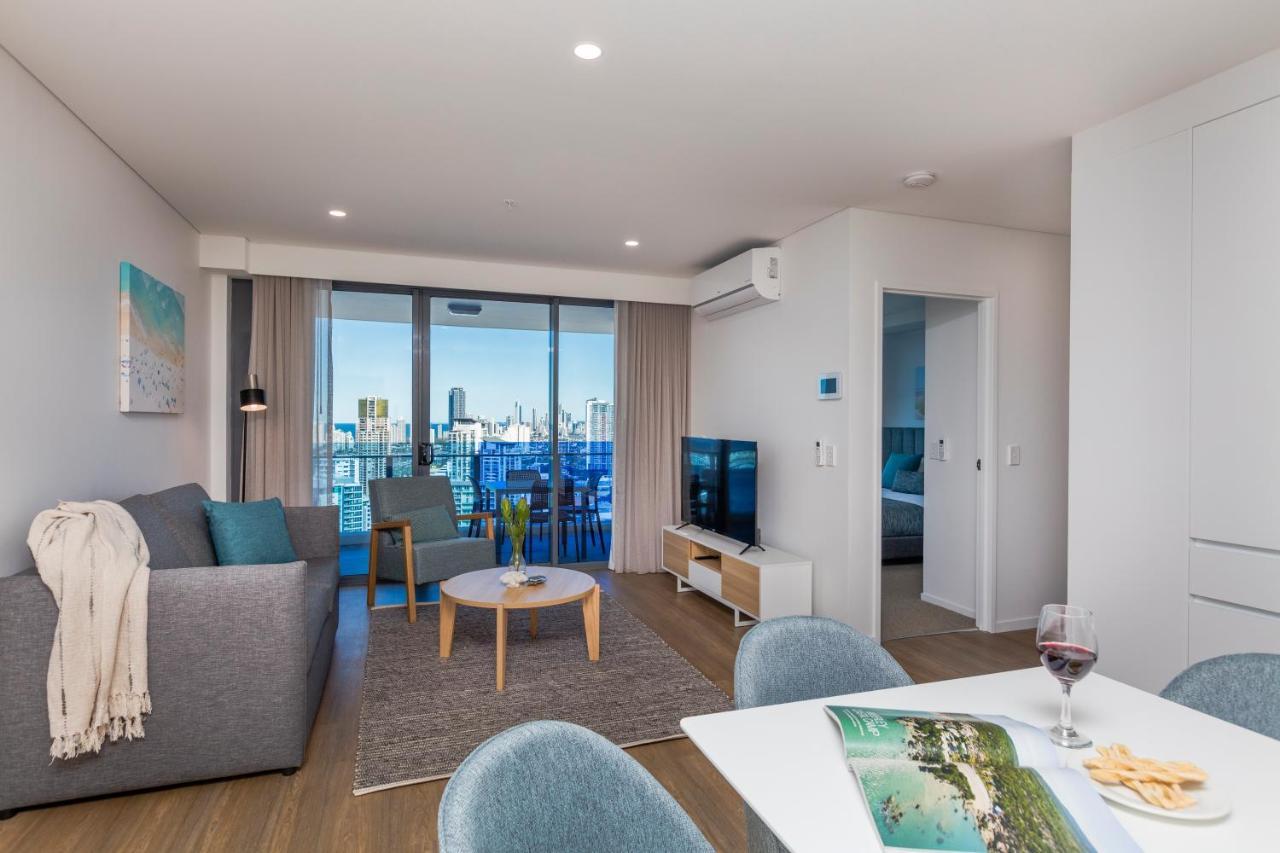 Sky Broadwater Apartments Southport Buitenkant foto