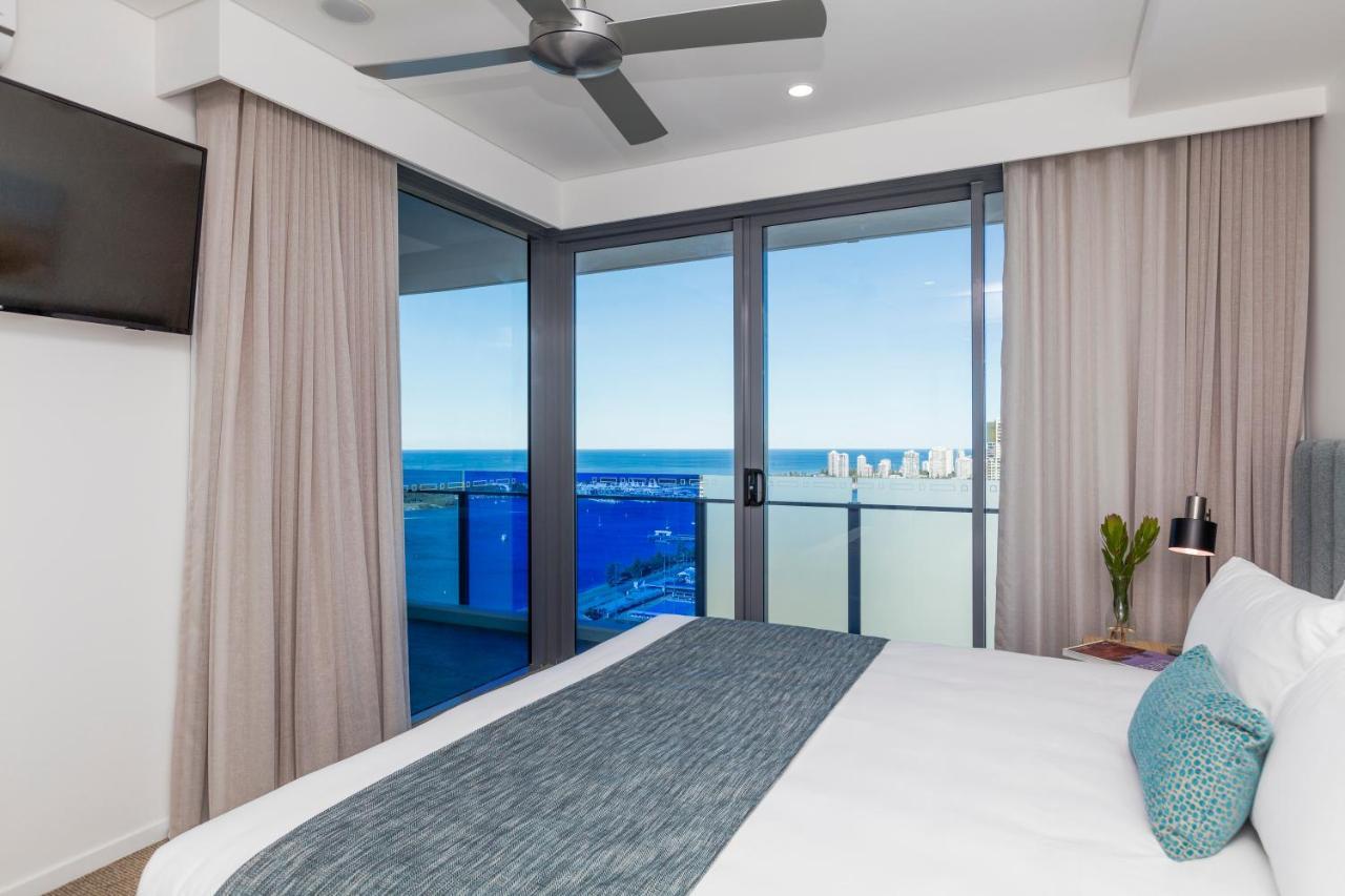 Sky Broadwater Apartments Southport Buitenkant foto