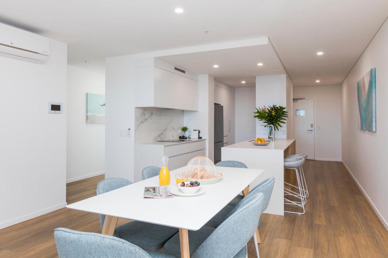 Sky Broadwater Apartments Southport Buitenkant foto