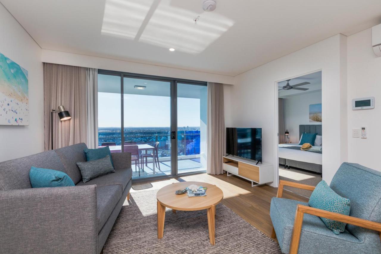 Sky Broadwater Apartments Southport Buitenkant foto