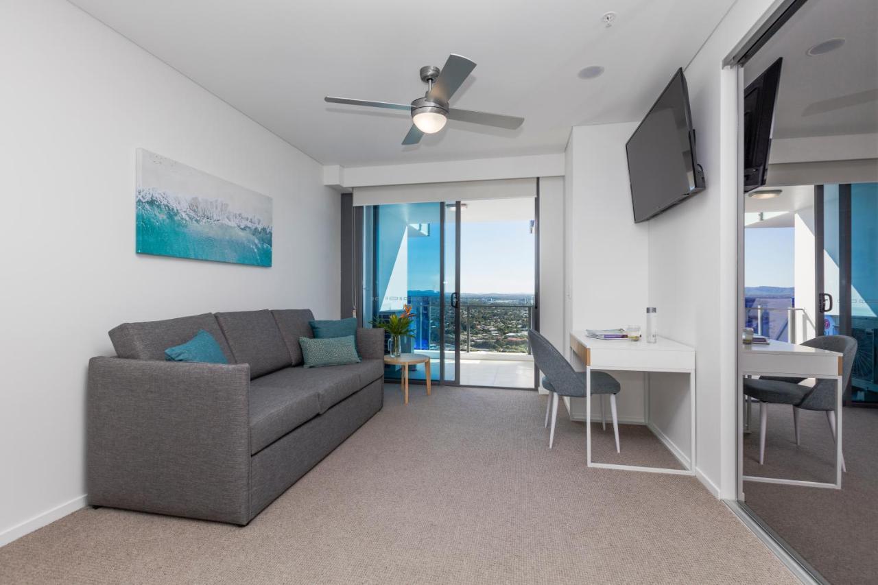 Sky Broadwater Apartments Southport Buitenkant foto